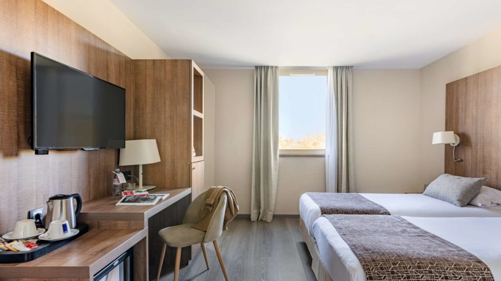 Chambre avec lits jumeaux - Hôtel Près de Lyon - Hôtel Les Barolles